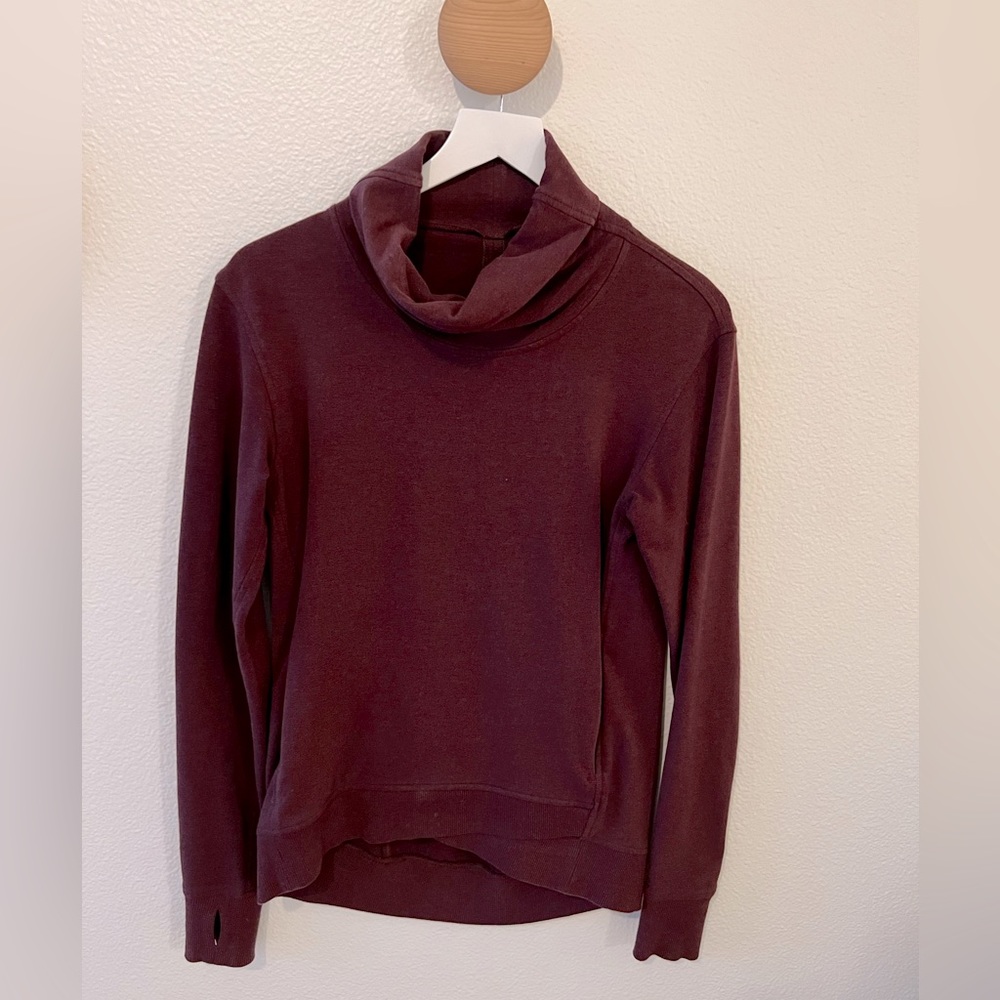 Lululemon burgundy pullover turtleneck sweater